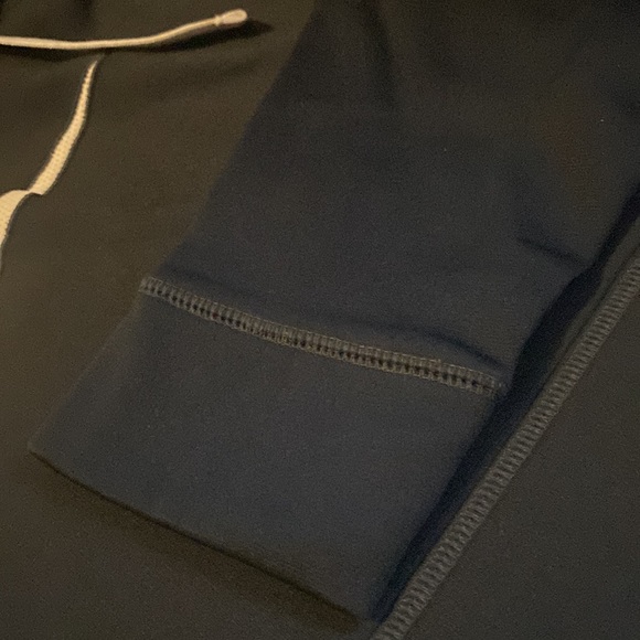 Nike Hoodie (heavy) - Picture 6 of 11